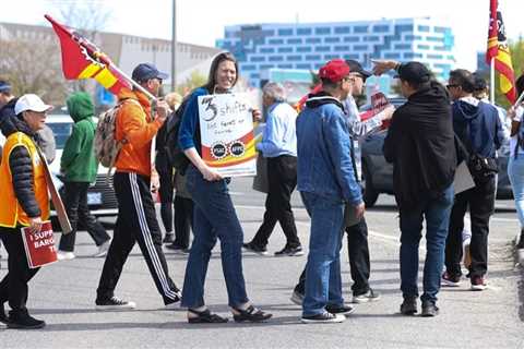 Casino Woodbine Employees Picket After Union Negotiations Stall