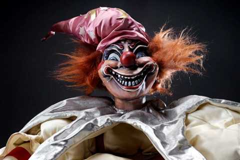 Propstore Entertainment Memorabilia Live Auction: $650,000 Poltergeist Evil Clown Sale and More!