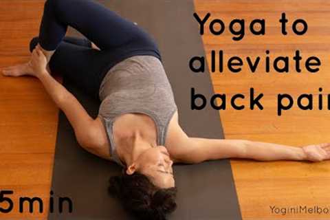 Yoga to alleviate back pain (15min)