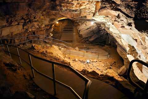 Domes & Dripstones Tour in Mammoth Cave National Park