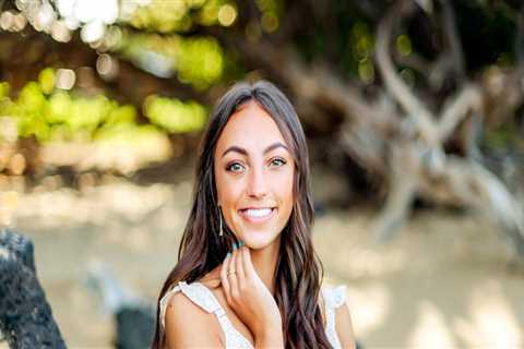 What is the Cost of a Professional Senior Portrait Session in Kailua-Kona, Hawaii?