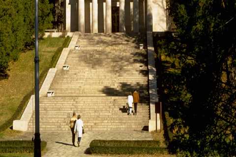 The Impact of Wars on Louisville's Historical Sites: An Expert's Perspective