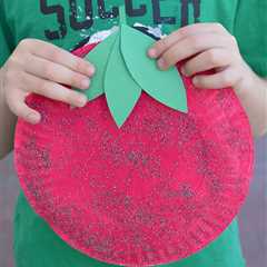 Preschool Paper Plate Strawberry Craft