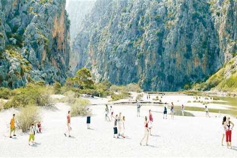 Combining Moving and Vacation: How to Make the Most of Both